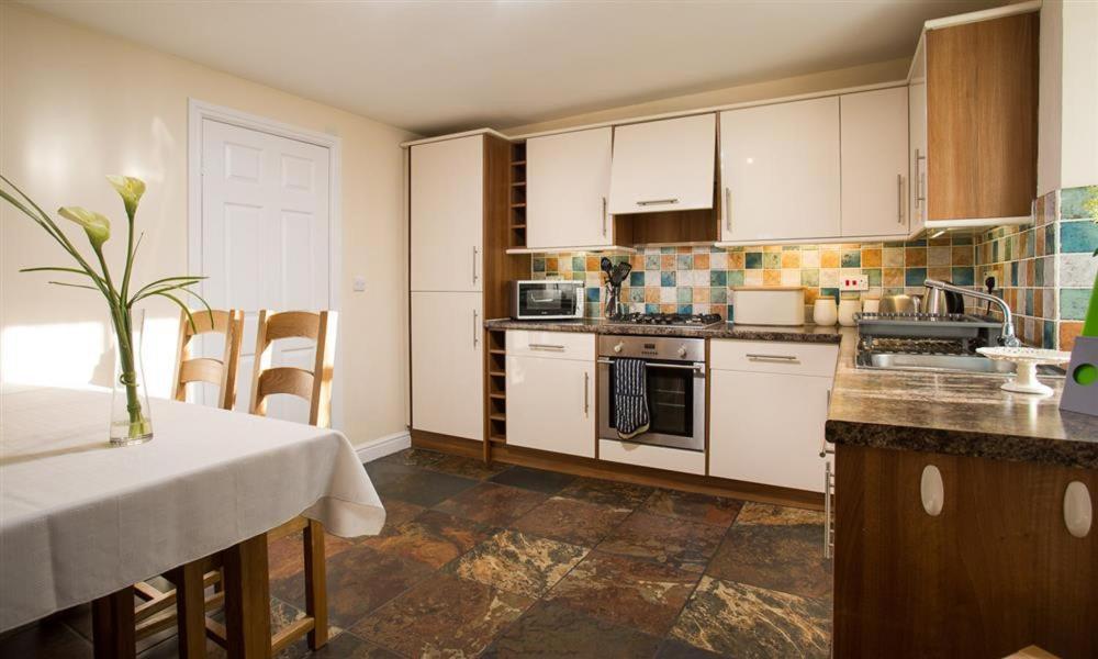 Villa Woodside West à Bowness-on-Windermere Extérieur photo